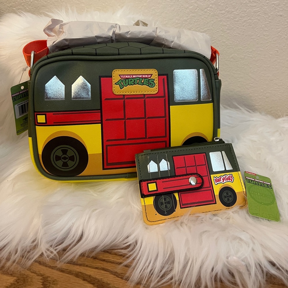 Nickelodeon Bag and Wallet, Teenage Mutant Ninja Turtles Party Van Buckle-Down